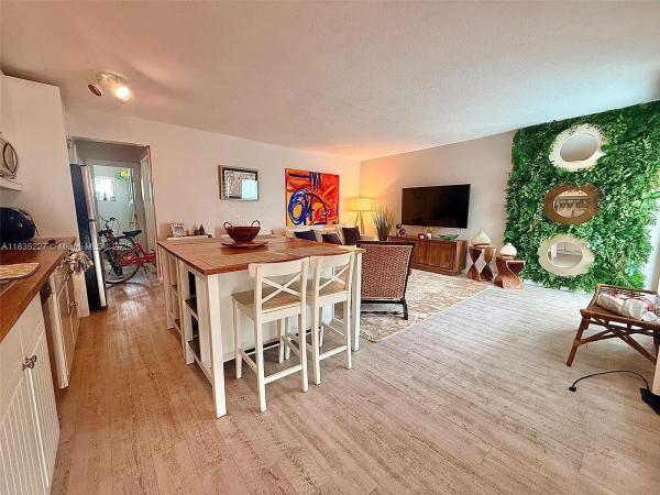 Liberty House Ocean Beach, 224 Meridian Ave 10, Miami Beach, Florida 33139, image 1