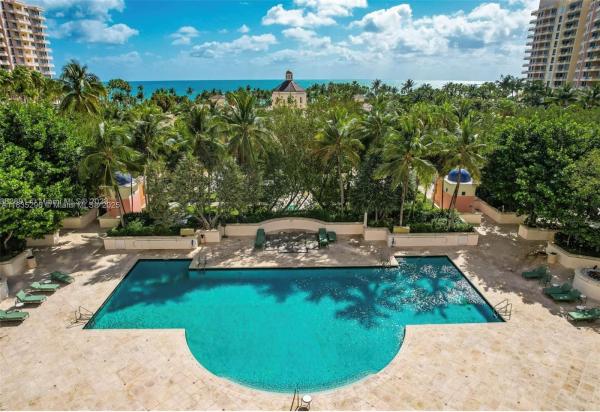 Club Tower, 785 Crandon Blvd #302, Key Biscayne, Florida 33149, image 2