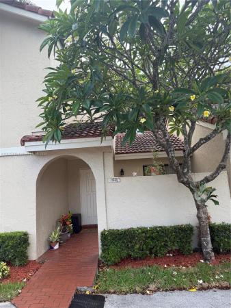17048 NW 66th Ct, Hialeah, Florida 33015, image 1