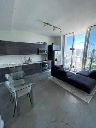 Centro, 151 SE 1st St #PH06, Miami, Florida 33131, image 1