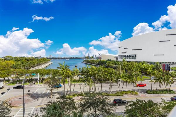 MarinaBlue, 888 Biscayne Blvd 411, Miami, Florida 33132, image 1