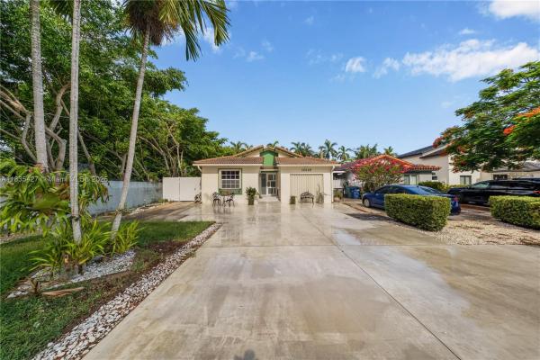 The Mirac, 10118 SW 146th Pl, The Hammocks, Florida 33186, image 3