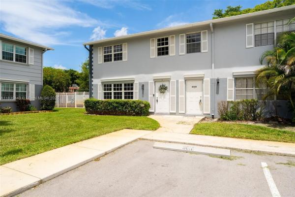 Arrowhead Golf & Tennis Club, 8010 SW 18th Ct #1-8, Davie, Florida 33324, image 3