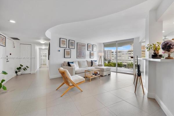 Lake Point Tower & Marina, 100 Golden Isles Dr #515, Hallandale Beach, Florida 33009, image 1