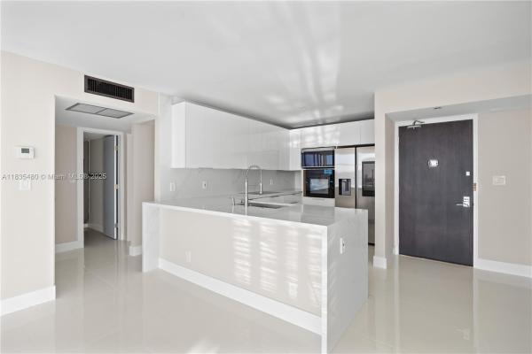 Coronado Towers, 20335 W Country Club Dr 1509, Aventura, Florida 33180, image 1