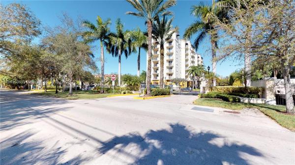 The Grande, 9021 SW 94th St #604, Kendall, Florida 33176, image 2