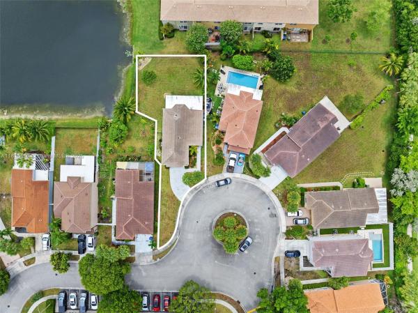 Orchid Vista, 15376 NW 14th Mnr, Pembroke Pines, Florida 33028, image 2