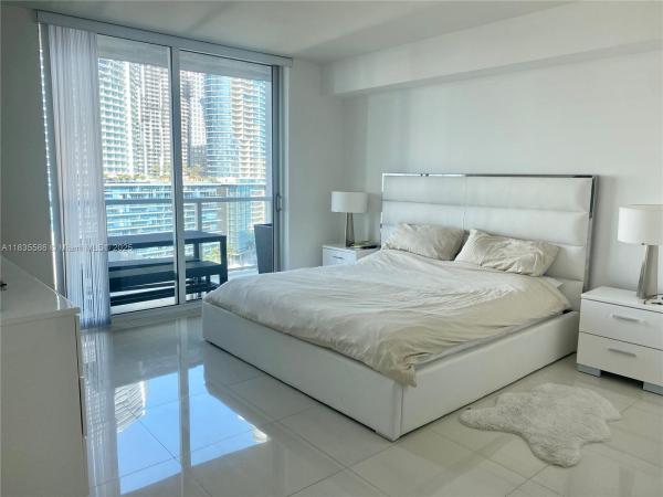 500 Brickell East, 500 Brickell Ave #1807, Miami, Florida 33131, image 1