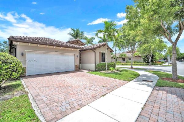 Gardens By The Hammocks, 11601 SW 151st Pl, The Hammocks, Florida 33196, image 2