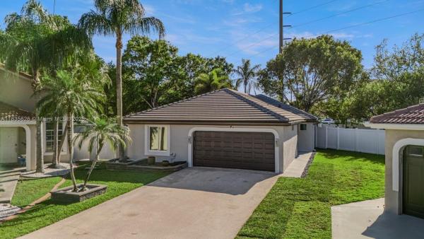 Bermuda Village At Silver Lakes, 18396 NW 6th St, Pembroke Pines, Florida 33029, image 1