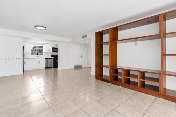 Village At Dadeland, 7304 SW 82nd St #A107, Glenvar Heights, Florida 33143, image 2