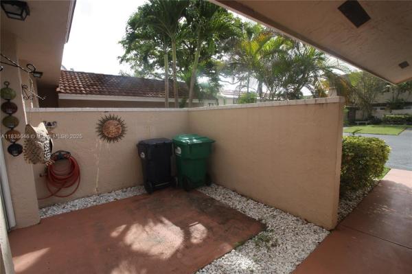 Townhomes Of La Jolla, 9023 SW 113th Place Cir W, Kendall, Florida 33176, image 3