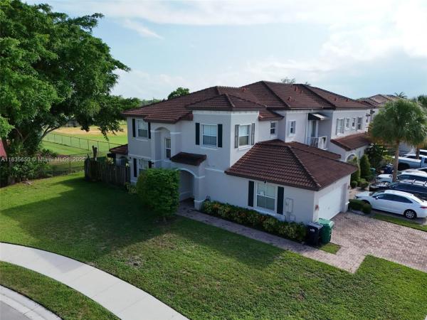 Century Gardens Village, 15260 SW 91st Ln, The Hammocks, Florida 33196, image 3
