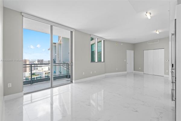 Mint At Riverfront, 92 SW 3rd St #5206, Miami, Florida 33130, image 1