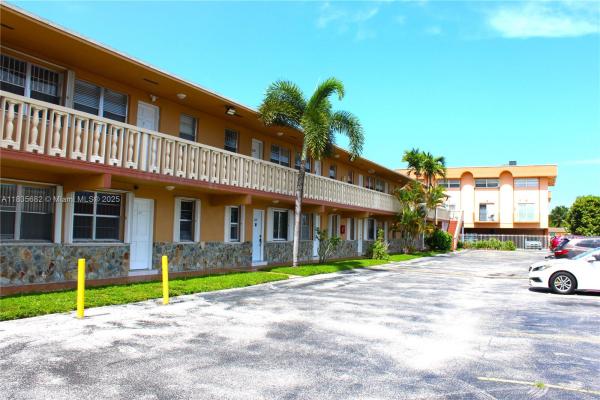Five Arches, 1154 W 35 St 221, Hialeah, Florida 33012, image 1