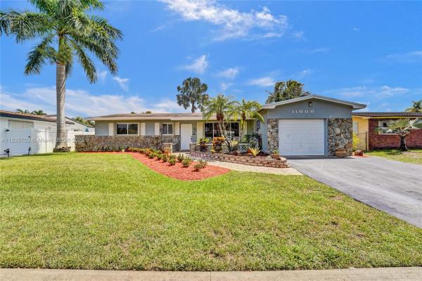 Pembroke Lakes, 11000 NW 20th St, Pembroke Pines, Florida 33026, image 1