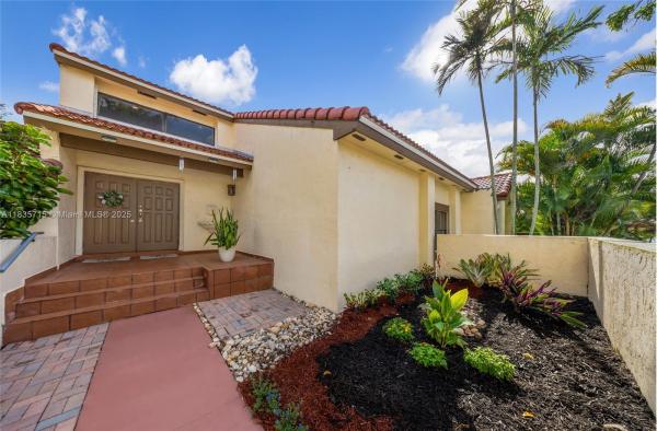 6637 NW 181st Ln, Hialeah, Florida 33015, image 1