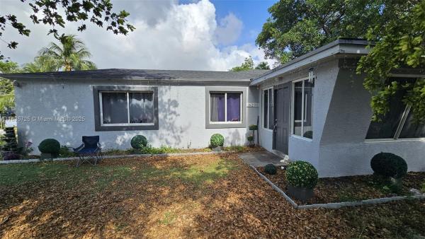 16200 NE 3rd Ave, Miami, Florida 33162, image 1