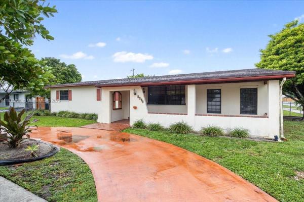 Lake Park, 8370 SW 46th St, Olympia Heights, Florida 33155, image 2