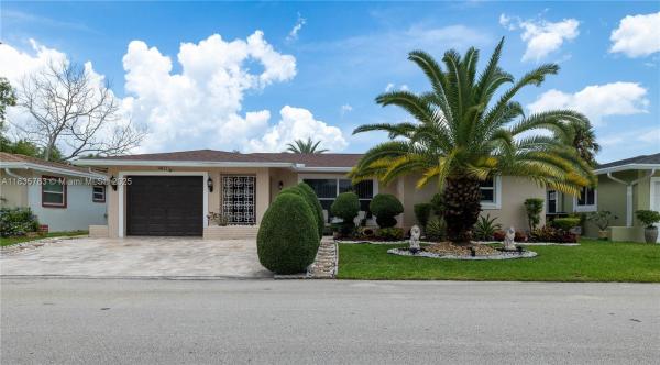 Mainlands Of Tamarac Lakes, 4811 NW 58th St, Tamarac, Florida 33319, image 1