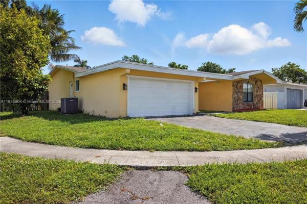 Sunrise Golf Village, 7187 NW 22nd St, Sunrise, Florida 33313, image 3
