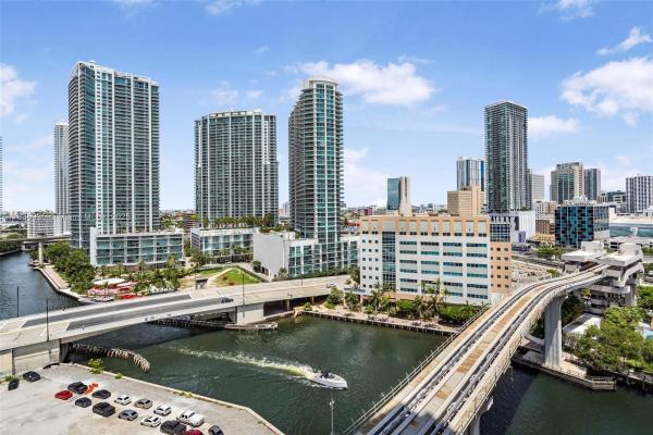 Brickell On The River North Tower, 31 SE 5th St #1705, Miami, Florida 33131, image 1