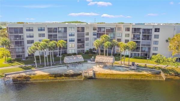 Colony Point, 1001 Colony Point Cir #419, Pembroke Pines, Florida 33026, image 1