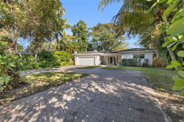 Biscayne Park No HOA, 11433 NE 6th Ave, Biscayne Park, Florida 33161, image 3