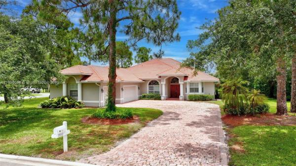 Meadowood Golf & Tennis Club, 9532 Shadow Ln, Fort Pierce, Florida 34951, image 1