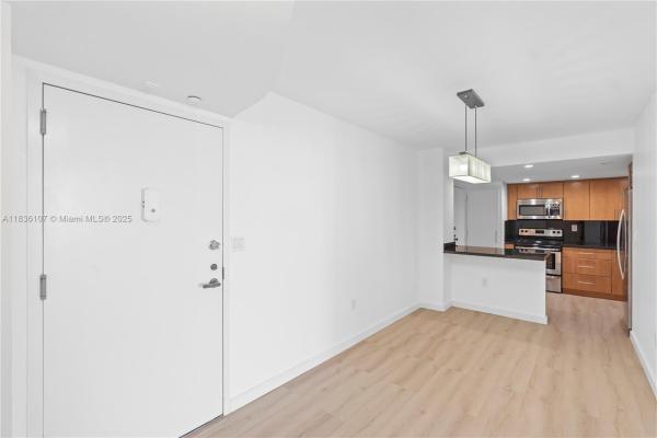Brickell Bay Club, 2333 Brickell Ave #1908, Miami, Florida 33129, image 2