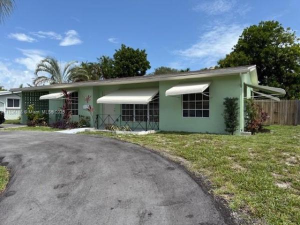 Eastway Park, 917 SE 15th Ct, Deerfield Beach, Florida 33441, image 1