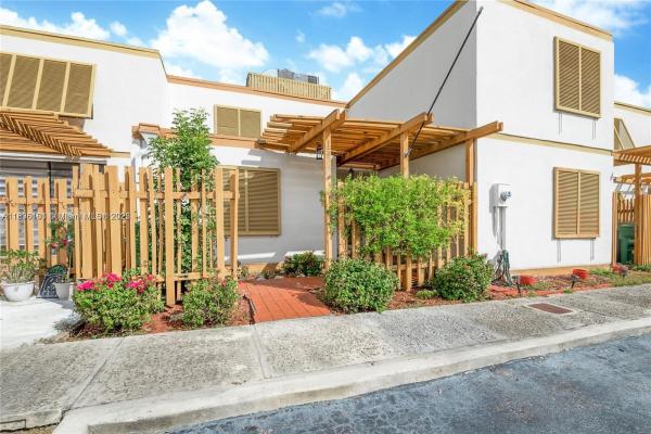 13167 SW 11th Lane Cir #13167, Unincorporated Dade County, Florida 33184, image 1