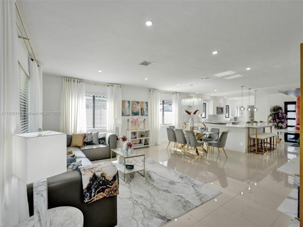 Hollywood Lakes, 1139 Lincoln St, Hollywood, Florida 33019, image 1