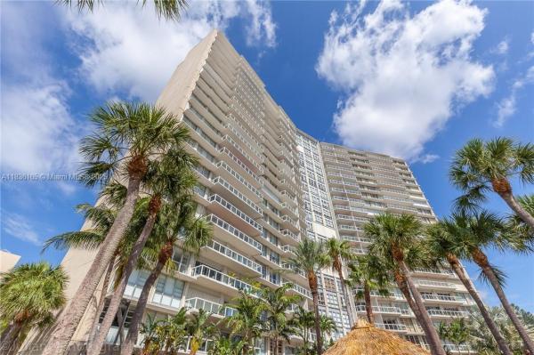 Brickell Townhouse, 2451 Brickell Ave #3E, Miami, Florida 33129, image 1