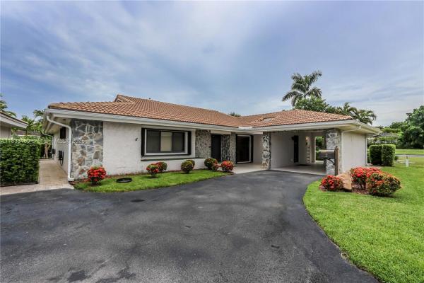 Villa Residences Of Emerald Hills, 3650 N 36th Ave #2, Hollywood, Florida 33021, image 1
