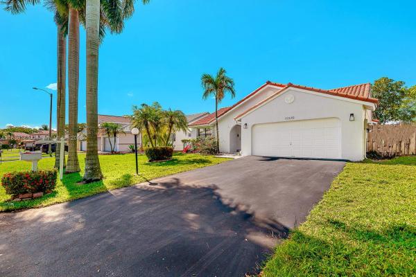 Waverly Hundred, 15510 Gauntlet Hall Mnr, Davie, Florida 33331, image 1