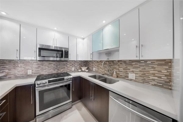 Arlen House East, 100 Bayview Dr #1905, Sunny Isles Beach, Florida 33160, image 3