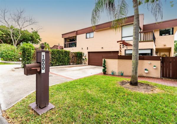 Woodridge At The California Club, 1000 NE 204th Ln #D, Ives Estates, Florida 33179, image 3