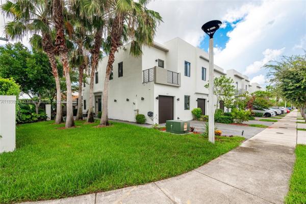 Century Park Place, 401 SW 91st Ave, Fountainebleau, Florida 33174, image 2