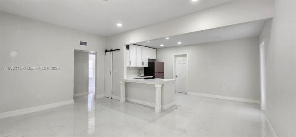Brian Manors, 830 NE 143rd St, North Miami, Florida 33161, image 1
