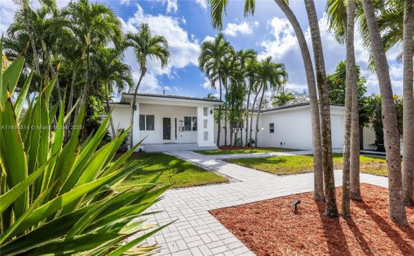 Country Club Estates, 380 Morningside Dr, Miami Springs, Florida 33166, image 2