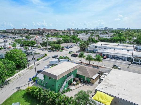 Valencia At Wilton Manors, 2435 N Dixie Hwy, Wilton Manors, Florida 33305, image 2