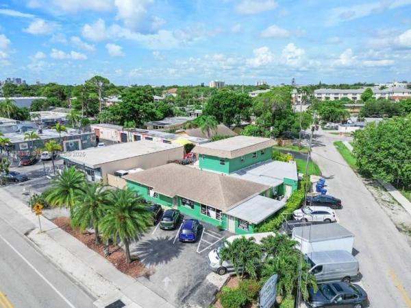Valencia At Wilton Manors, 2435 N Dixie Hwy, Wilton Manors, Florida 33305, image 3