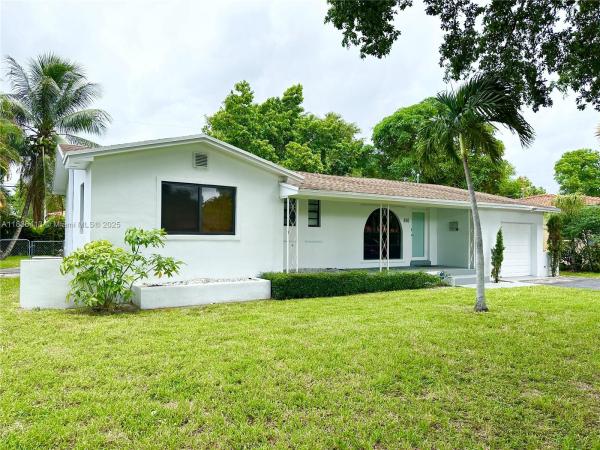 Glendale Manor, 460 NW 90th St, El Portal, Florida 33150, image 1