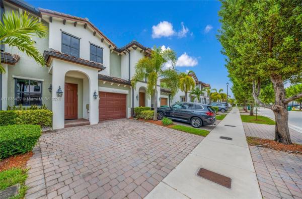 8877 NW 103rd Ave, Doral, Florida 33178, image 1