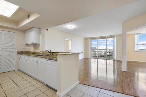 Turnberry On The Green, 19501 W Country Club Dr #912, Aventura, Florida 33180, image 2