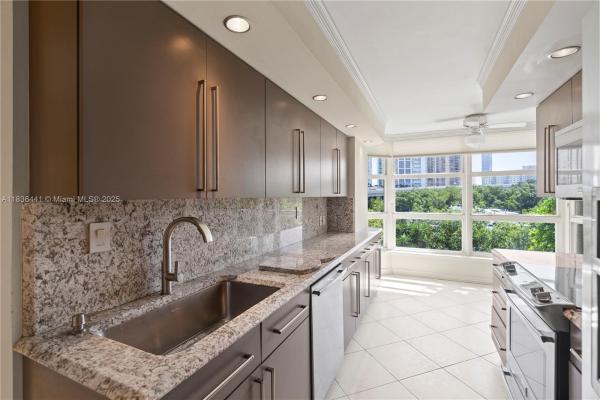 Mystic Pointe Tower 400, 3500 Mystic Pointe Dr #306, Aventura, Florida 33180, image 2