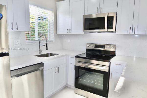 Cypress Gardens, 110 SW 20th Ave #1-2, Fort Lauderdale, Florida 33312, image 1