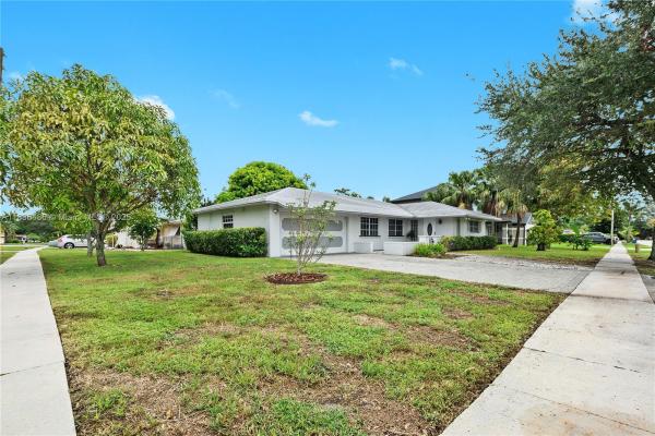 Melaleuca Isles, 180 SW 125th Ave, Plantation, Florida 33325, image 3
