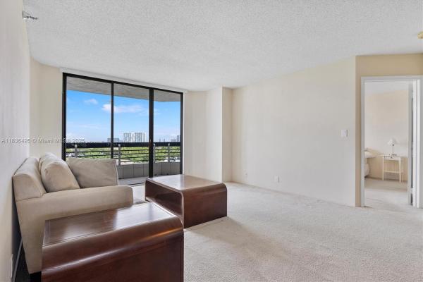 Mystic Pointe Tower 500, 3530 Mystic Pointe Dr #808, Aventura, Florida 33180, image 3